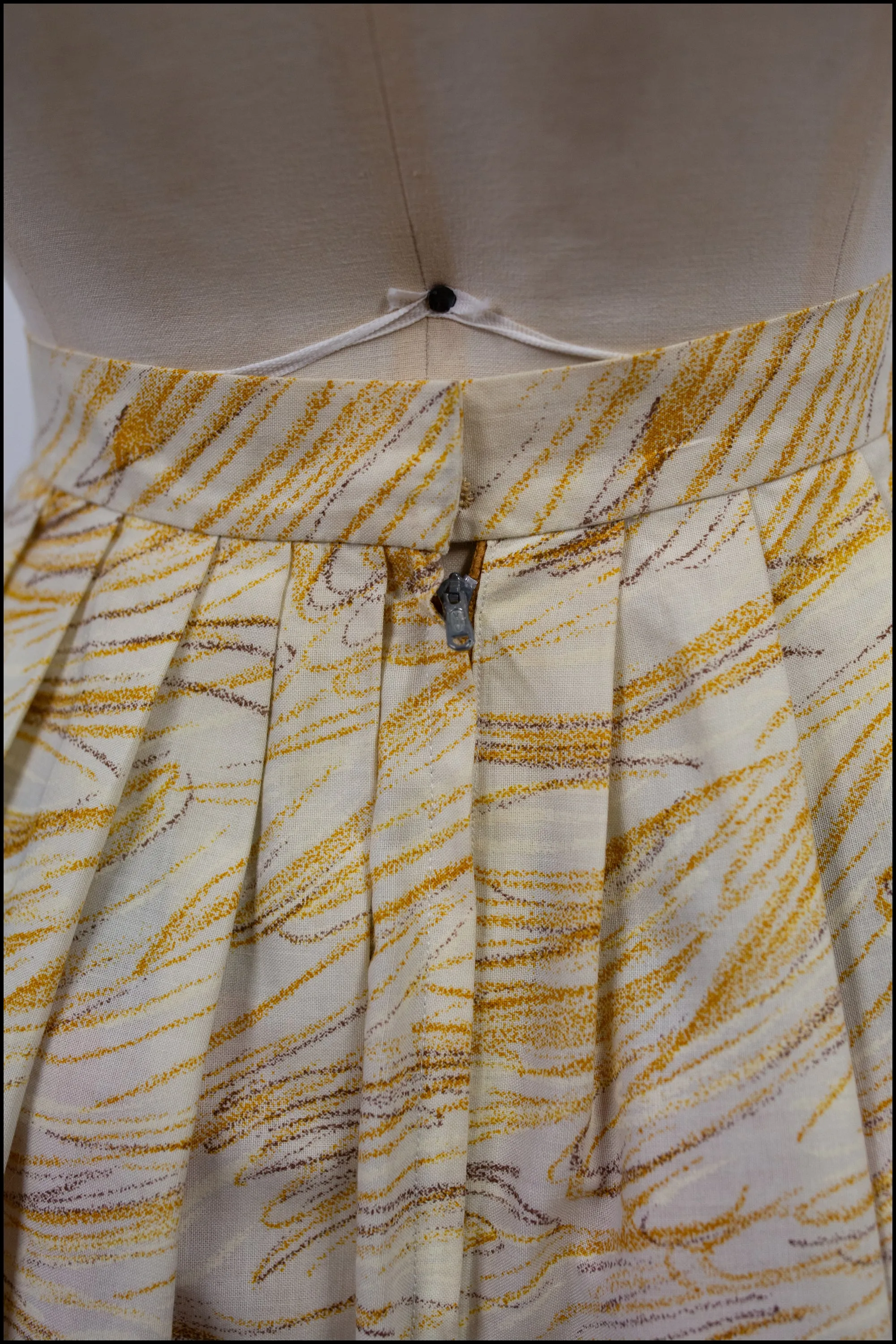 Vintage 1950s 'Cottage in the Woods' Print Midi Skirt