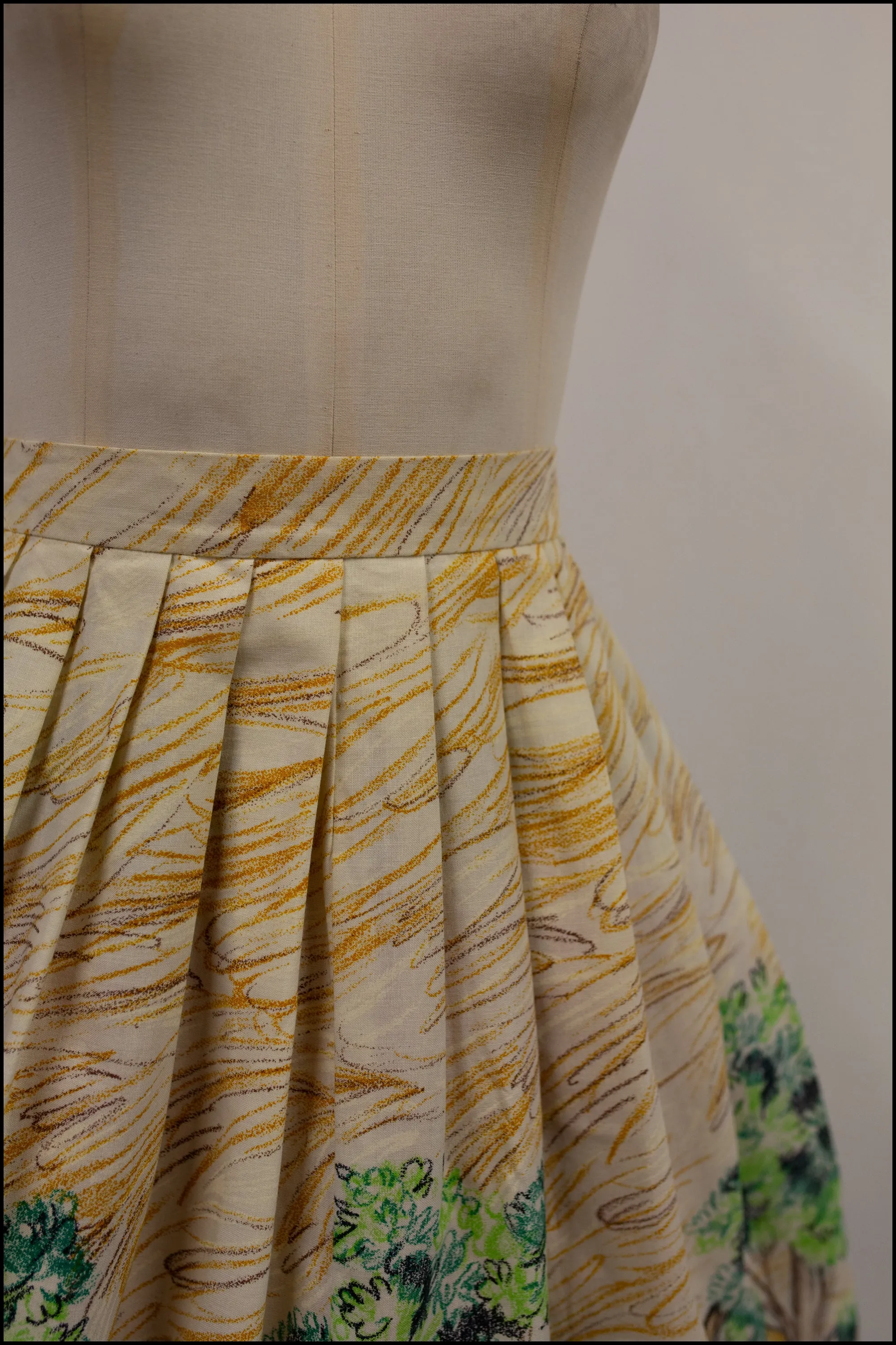 Vintage 1950s 'Cottage in the Woods' Print Midi Skirt