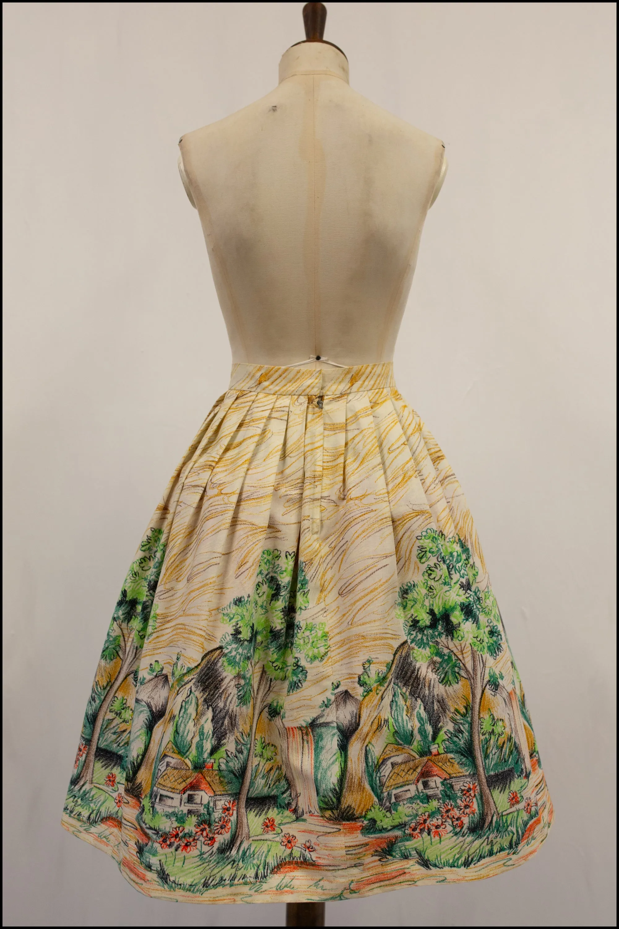 Vintage 1950s 'Cottage in the Woods' Print Midi Skirt